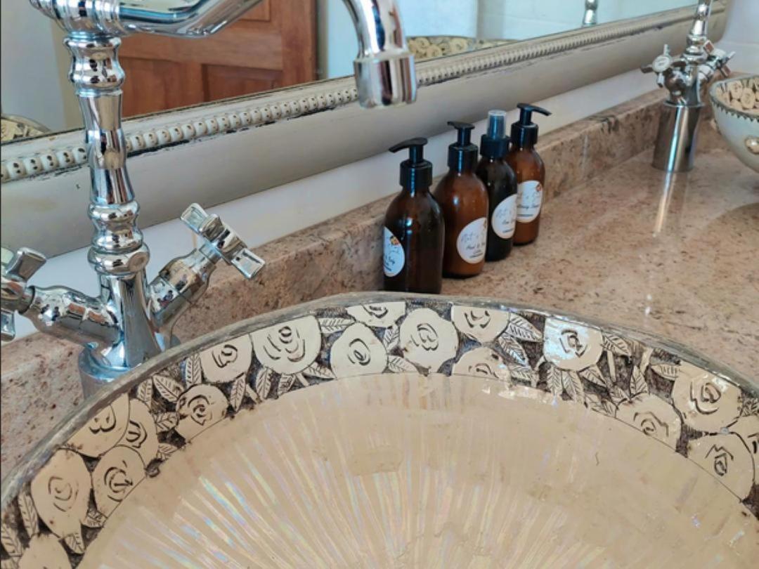 Art And Soul Restaurant, Accommodation, French Bar And Art Gallery Parys Kamer foto
