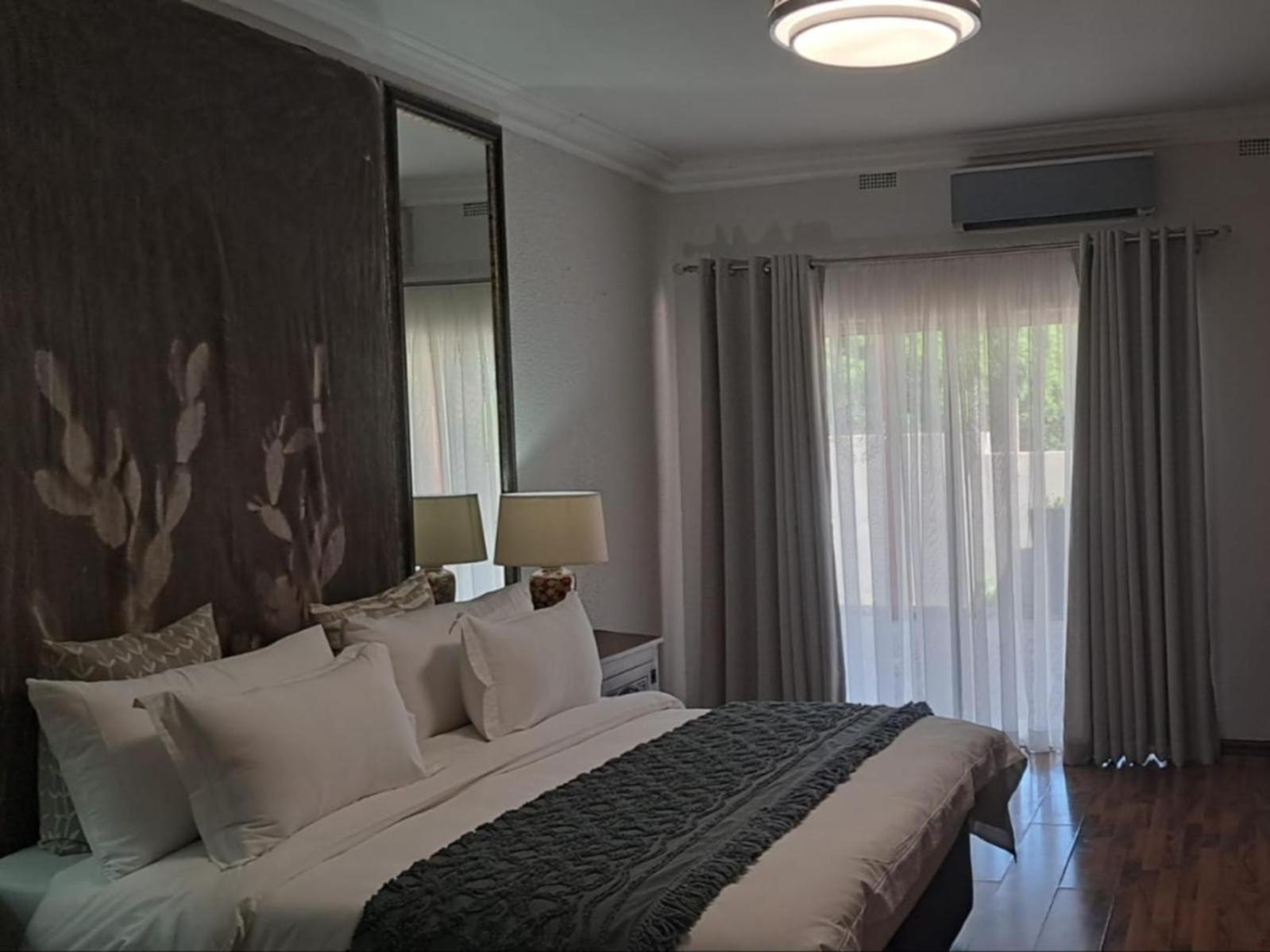 Art And Soul Restaurant, Accommodation, French Bar And Art Gallery Parys Kamer foto