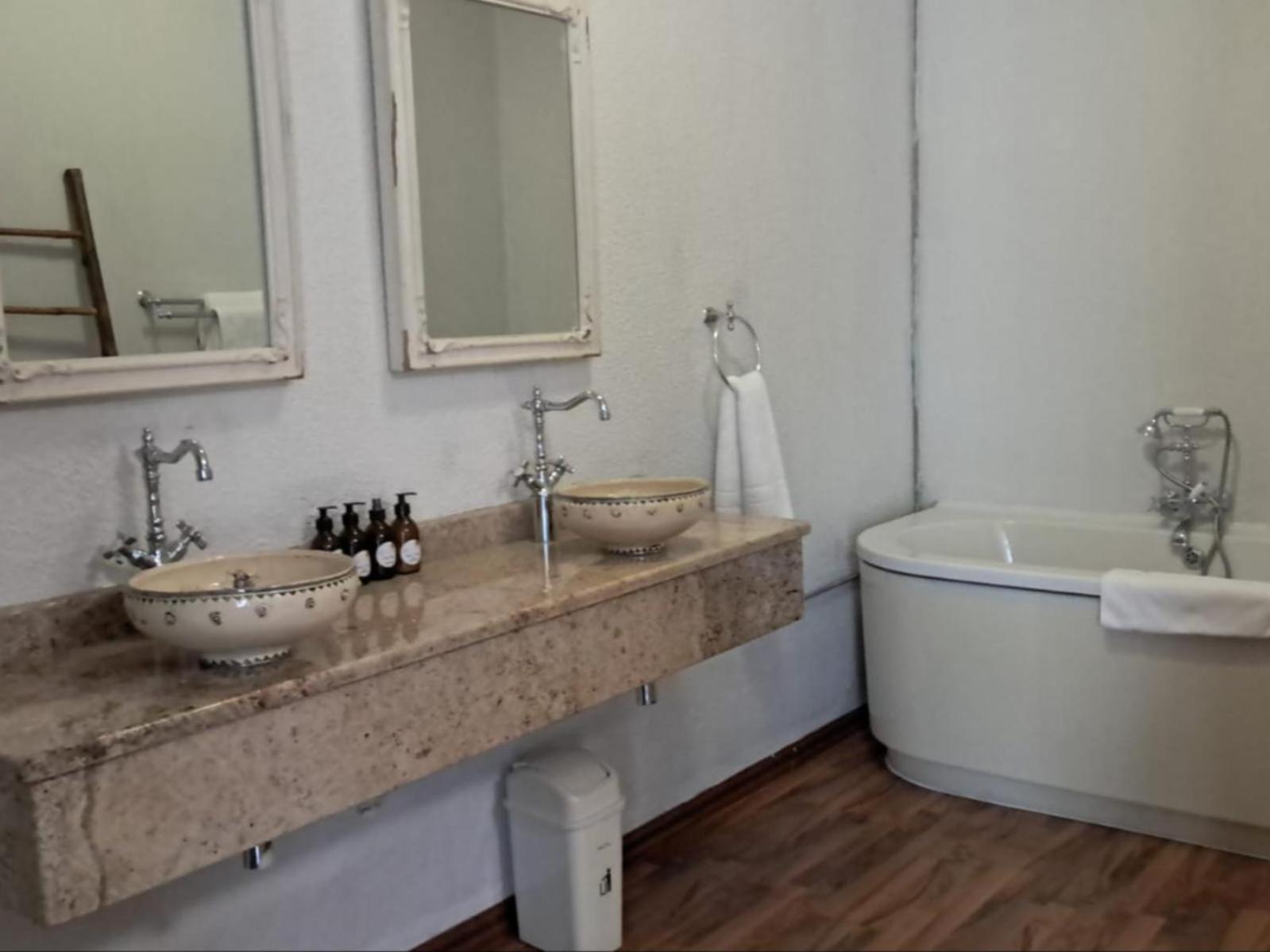 Art And Soul Restaurant, Accommodation, French Bar And Art Gallery Parys Kamer foto
