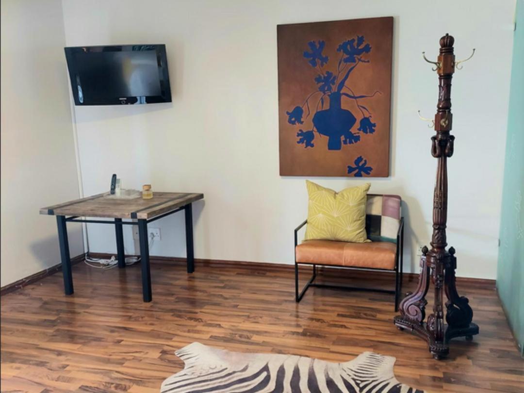 Art And Soul Restaurant, Accommodation, French Bar And Art Gallery Parys Kamer foto