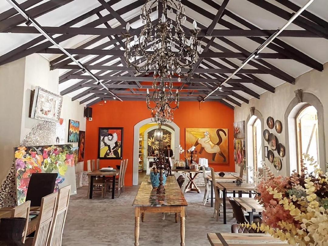 Art And Soul Restaurant, Accommodation, French Bar And Art Gallery Parys Buitenkant foto
