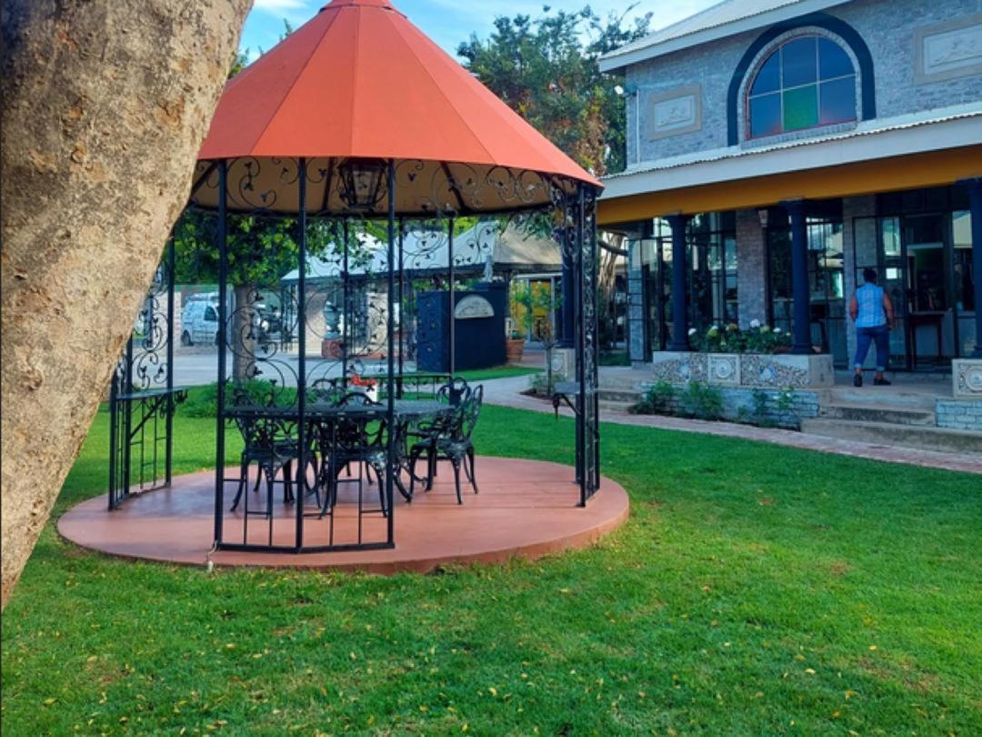 Art And Soul Restaurant, Accommodation, French Bar And Art Gallery Parys Buitenkant foto