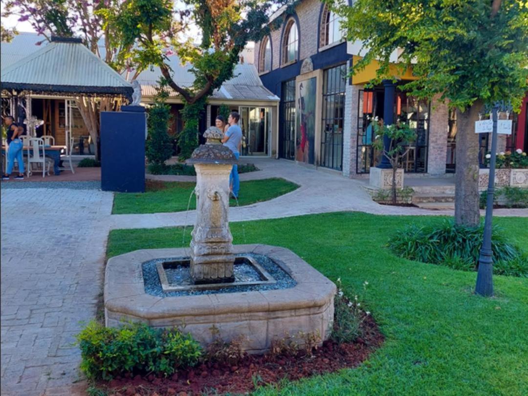 Art And Soul Restaurant, Accommodation, French Bar And Art Gallery Parys Buitenkant foto