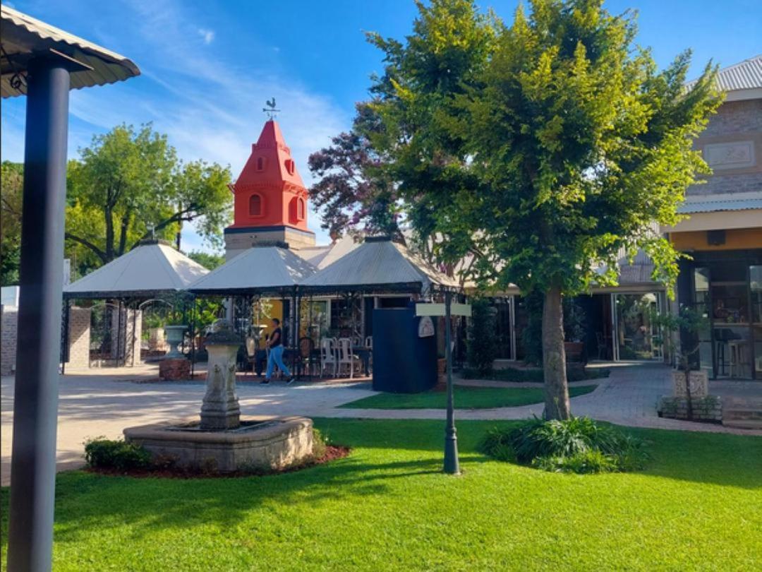 Art And Soul Restaurant, Accommodation, French Bar And Art Gallery Parys Buitenkant foto